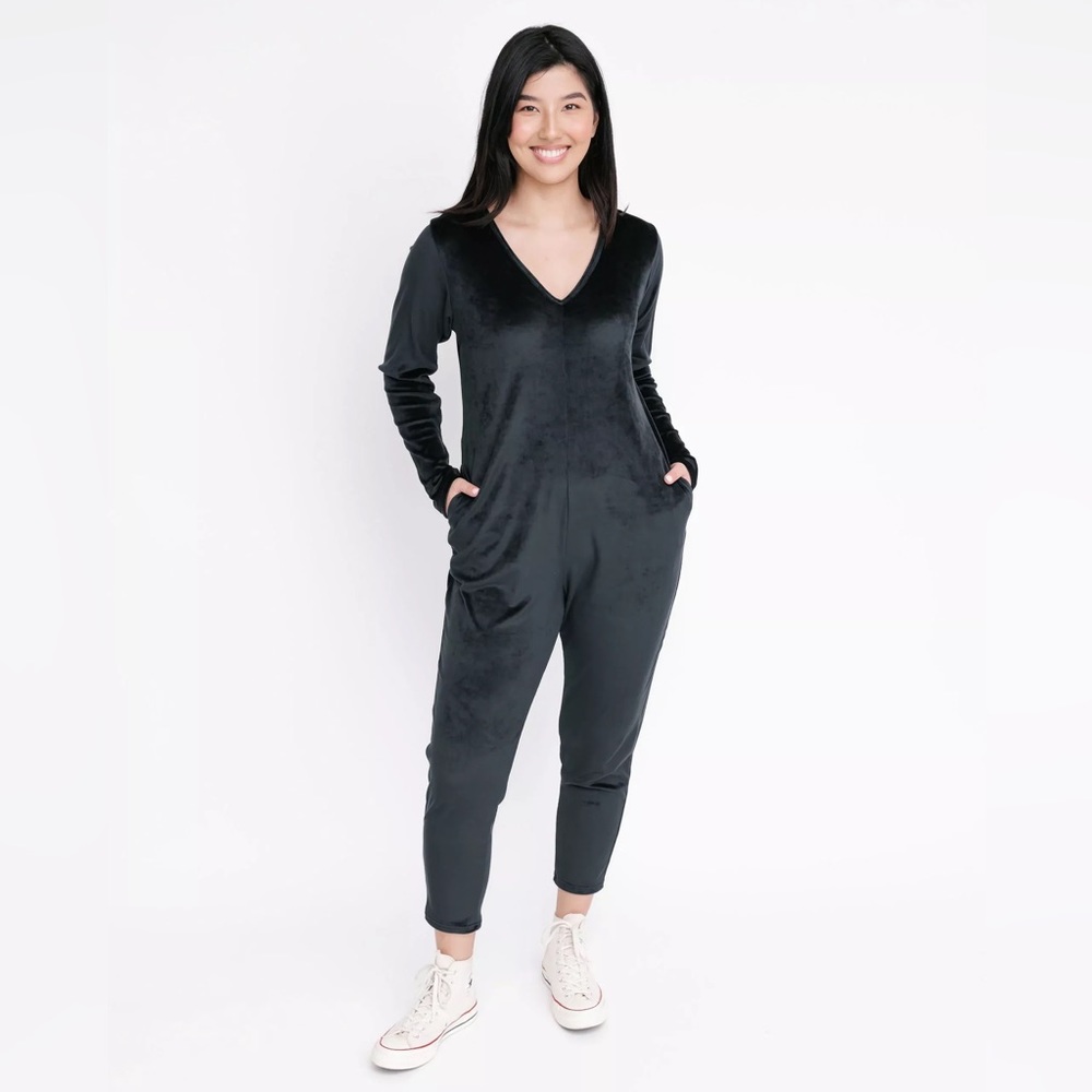 🆕🖤NEW SMASH + TESS VELOUR ROMPER 🖤🆕 - Picture 3 of 10